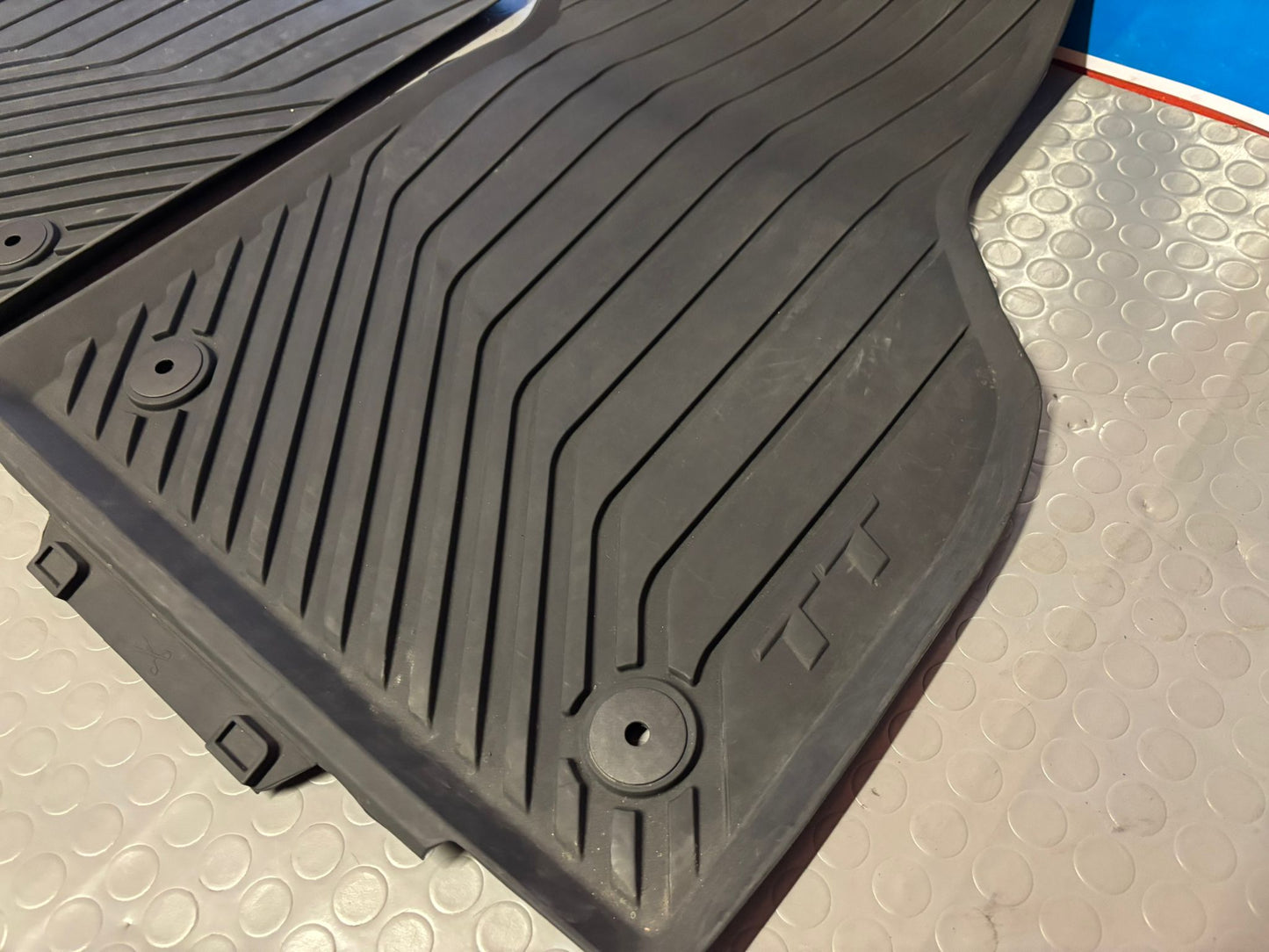 Alfombrillas goma AUDI TT 2016-2023 8S1061501 Originales