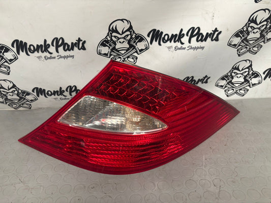 Faro trasero derecho MERCEDES CLS A2198200264