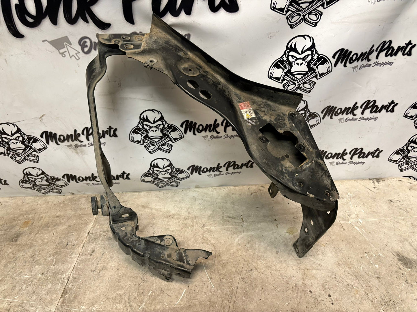 Soporte faro derecho MERCEDES CLS W219