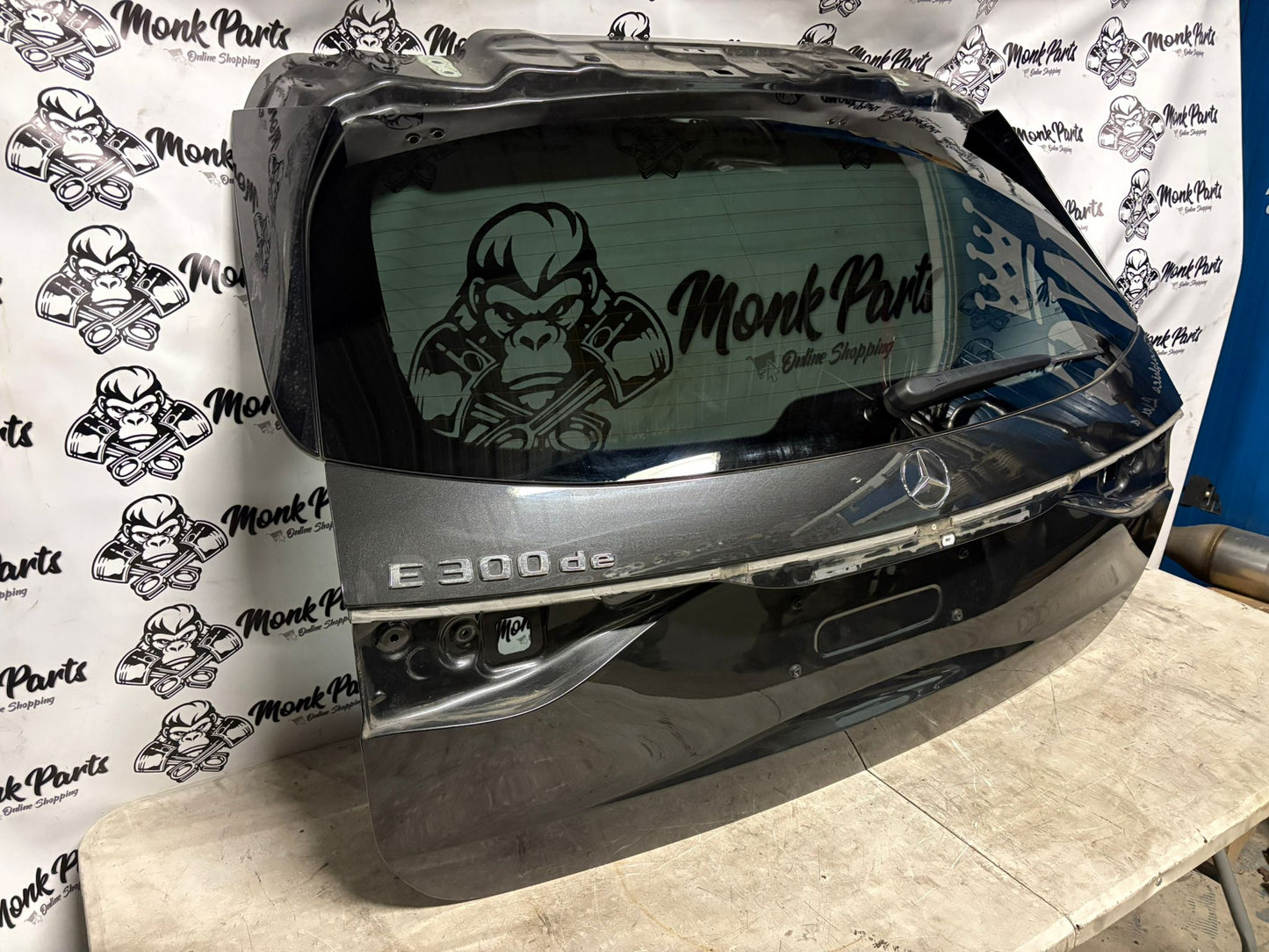 Porton maletero MERCEDES E W214 A2147420700 , NUEVO (gris)