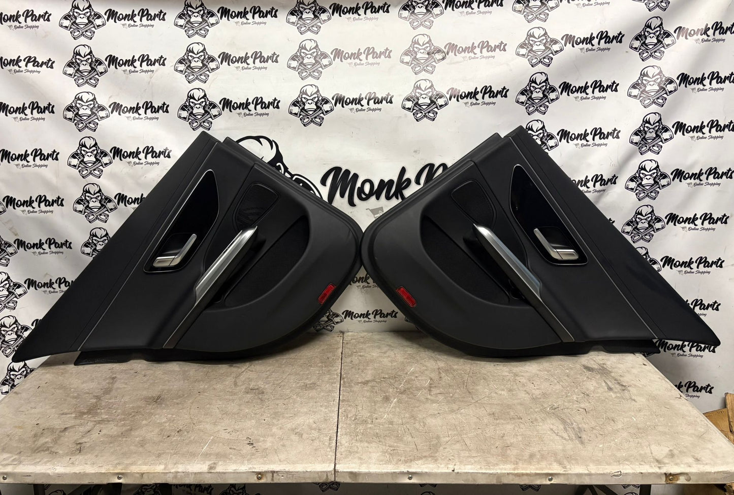 Paneles de puerta traseros MERCEDES E W214 , Seminuevos (precio unidad)