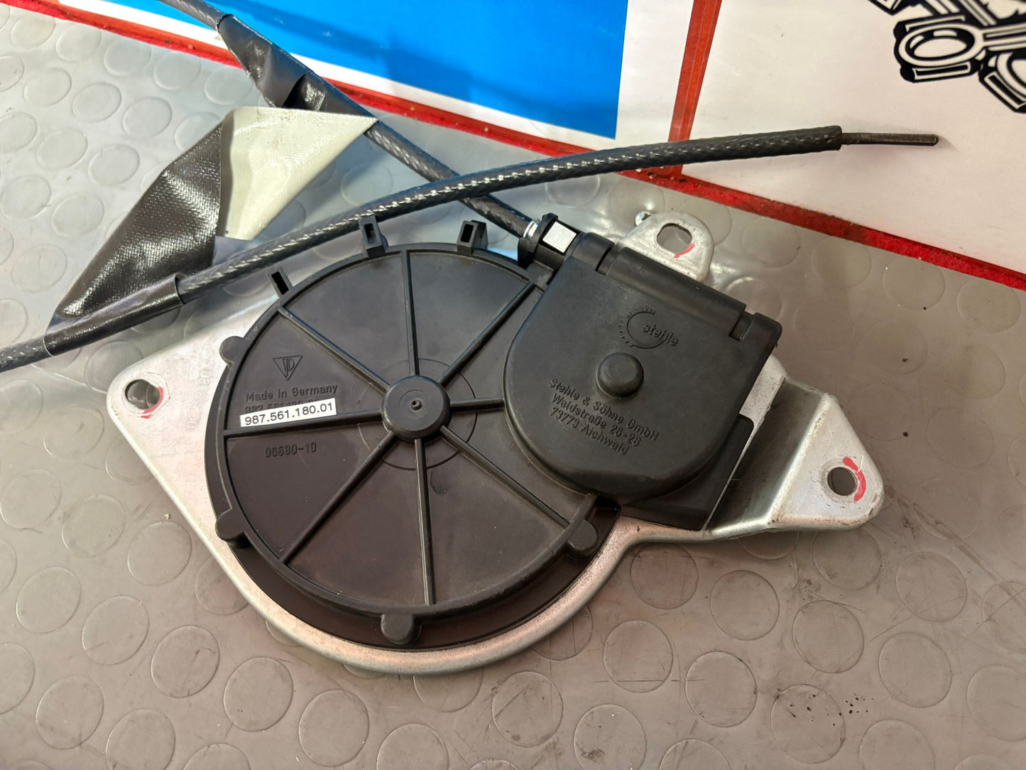 Motor derecho capota PORSCHE BOXSTER 987 987.561.180.01 98756118001