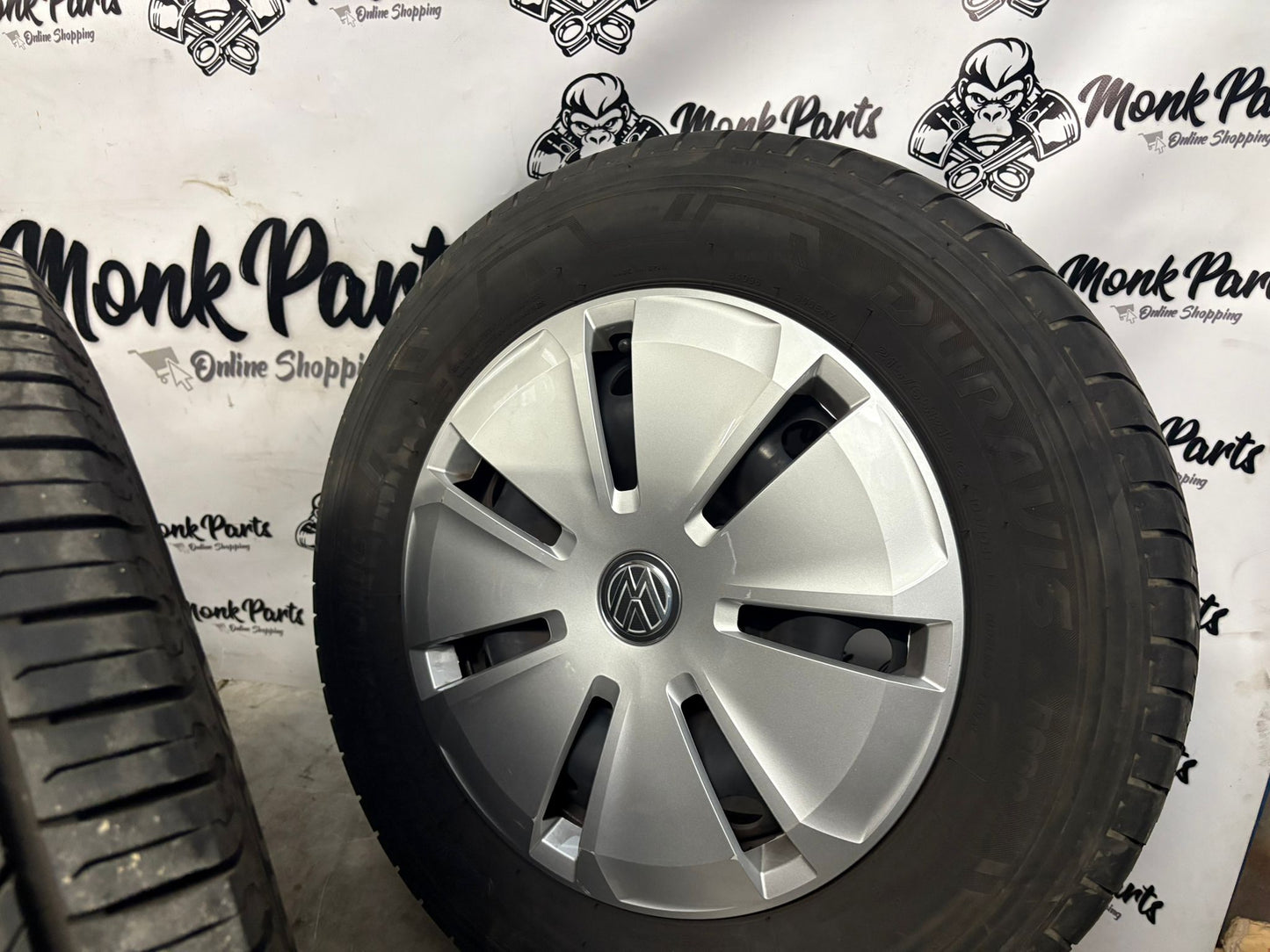 Llantas con neumatico VOLKSWAGEN TRANSPORTER 16'' 215/65 R16C 109-107T
