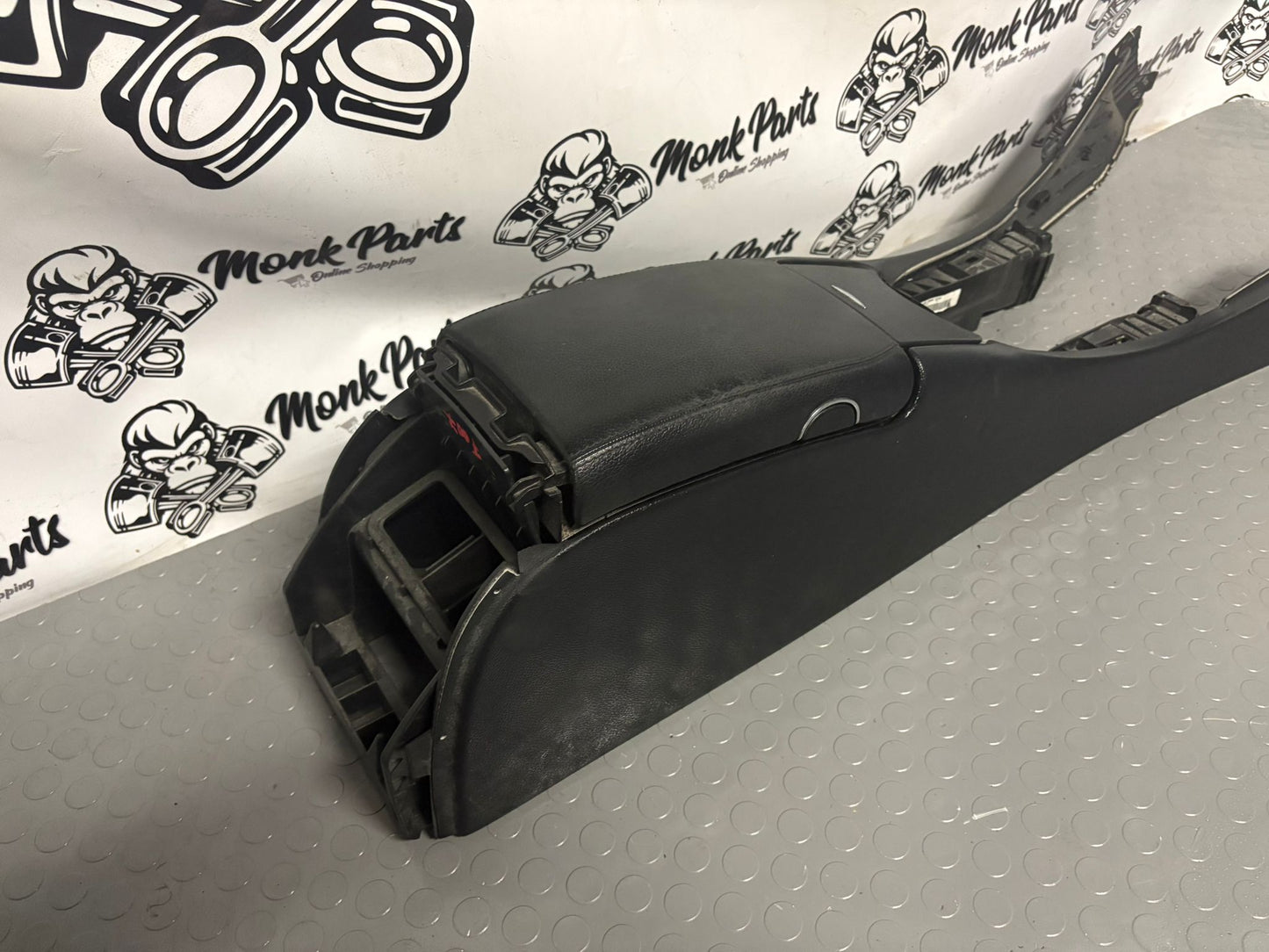 Consola central apoyabrazos MERCEDES CLS W219 Original