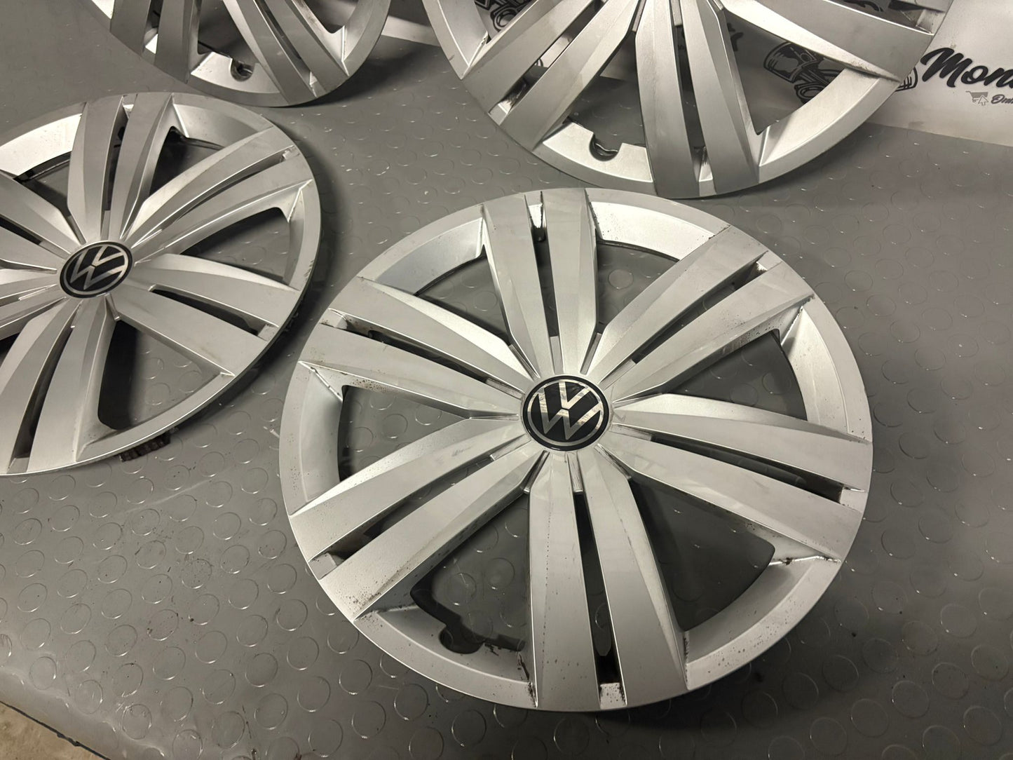 Tapacubos VOLKSWAGEN TOURAN y CADDY 16'' Originales 5TA601147