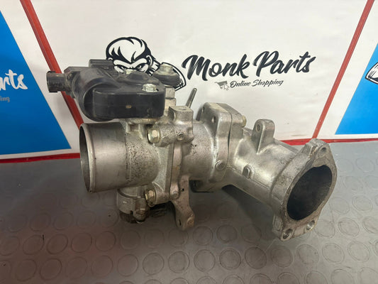 Mariposa admisión TOYOTA LAND CRUISER 150 3.0 D-4D