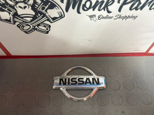 Insignia delantera NISSAN TERRANO II 2 Original