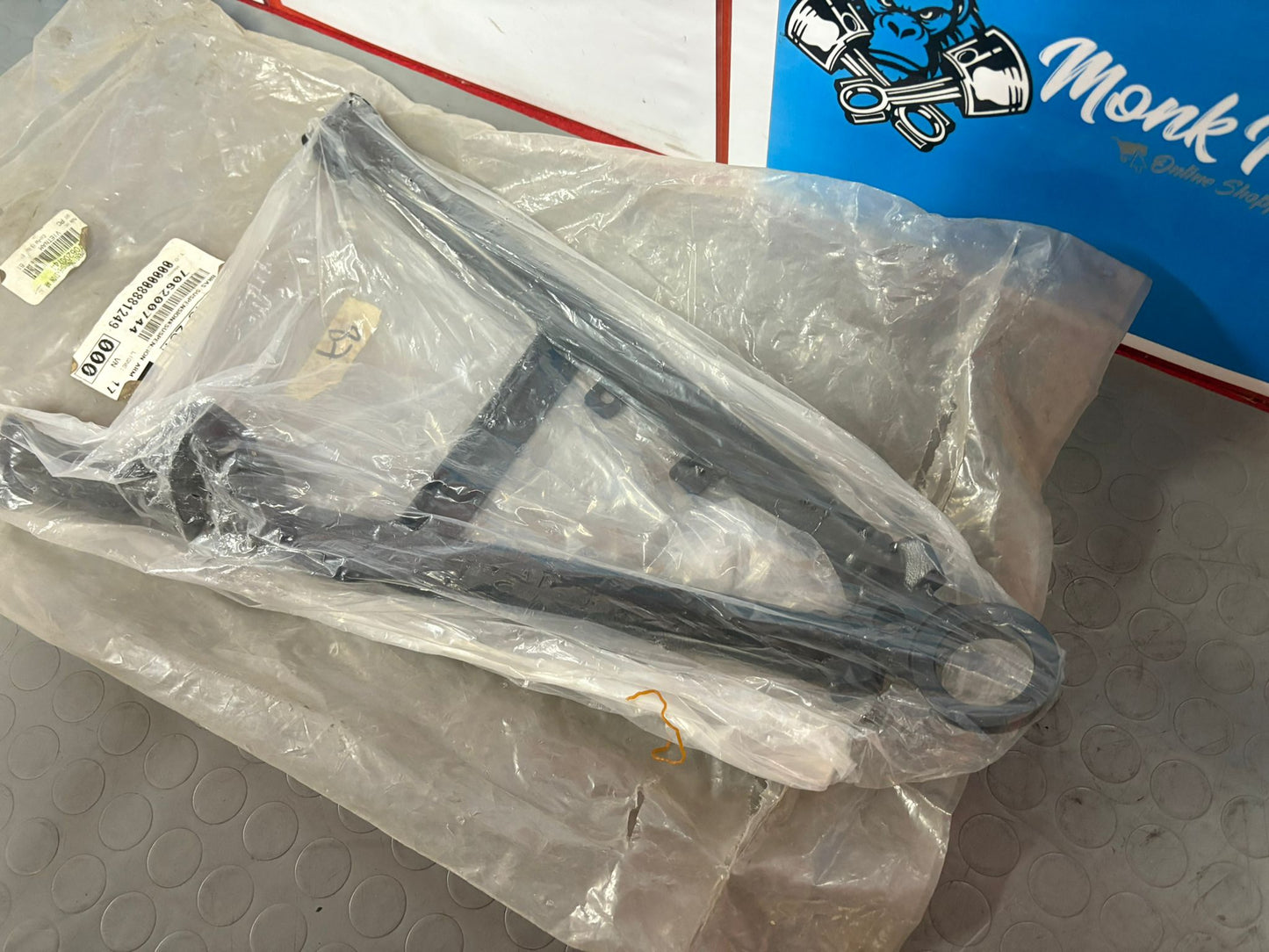 Brazo suspensión inferior derecho CAN-AM COMMANDER 1000R 800R 706200744 , NUEVO