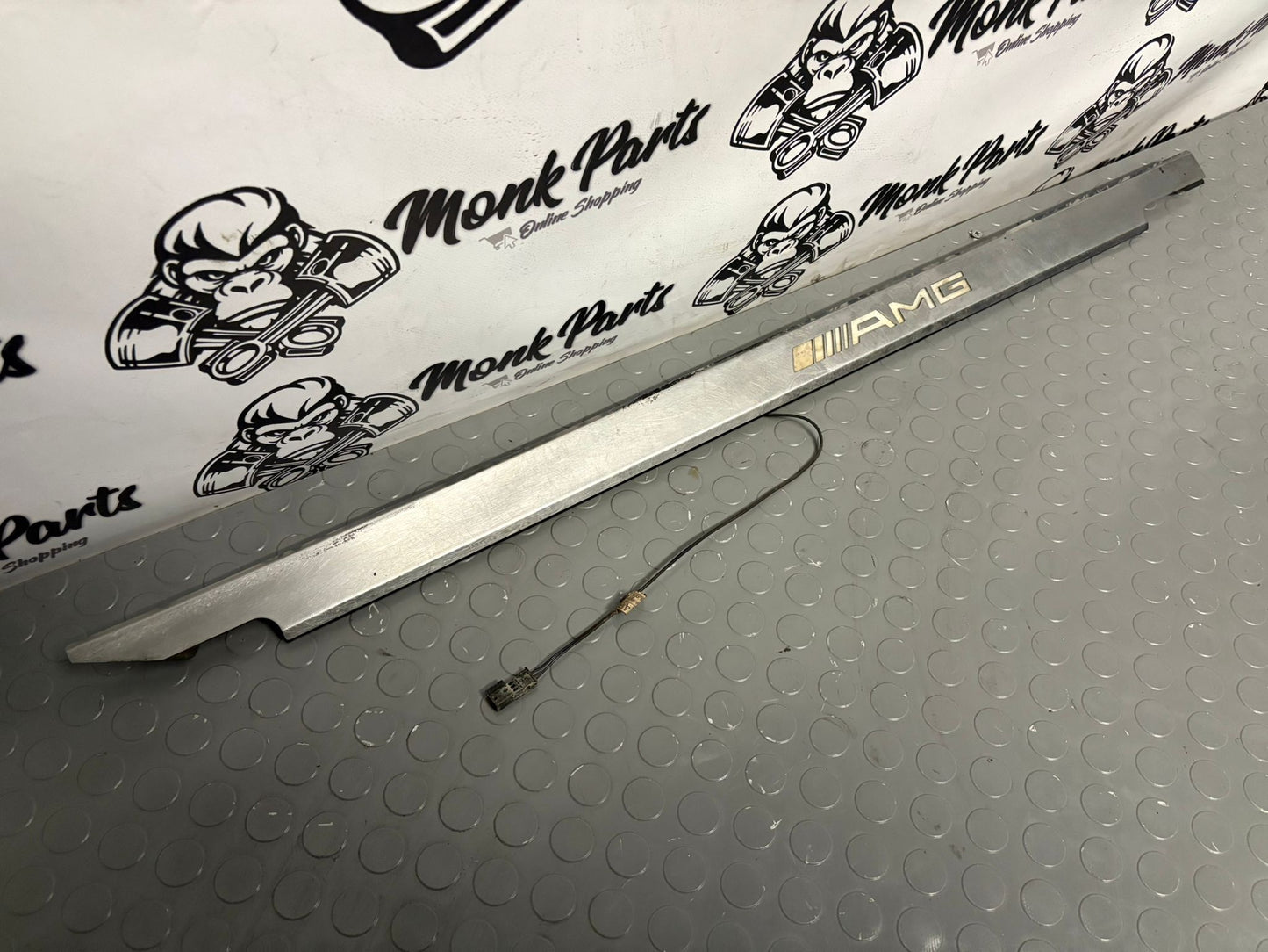 Moldura entrada puerta delantera MERCEDES G55 AMG W463 Original