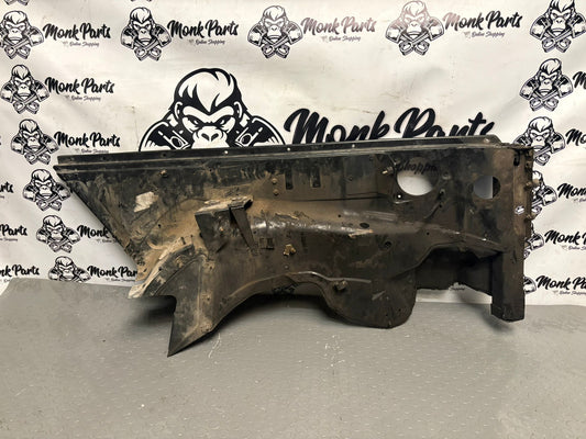 Separador izquierdo vano motor MERCEDES G W463