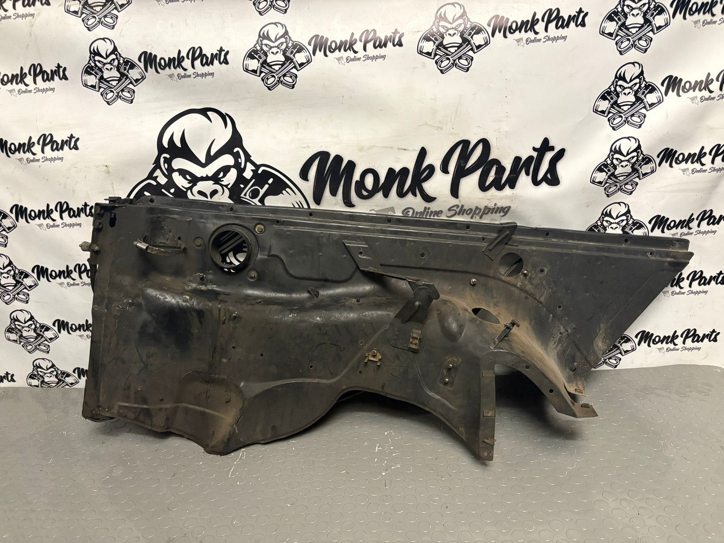 Separador derecho vano motor MERCEDES G W463
