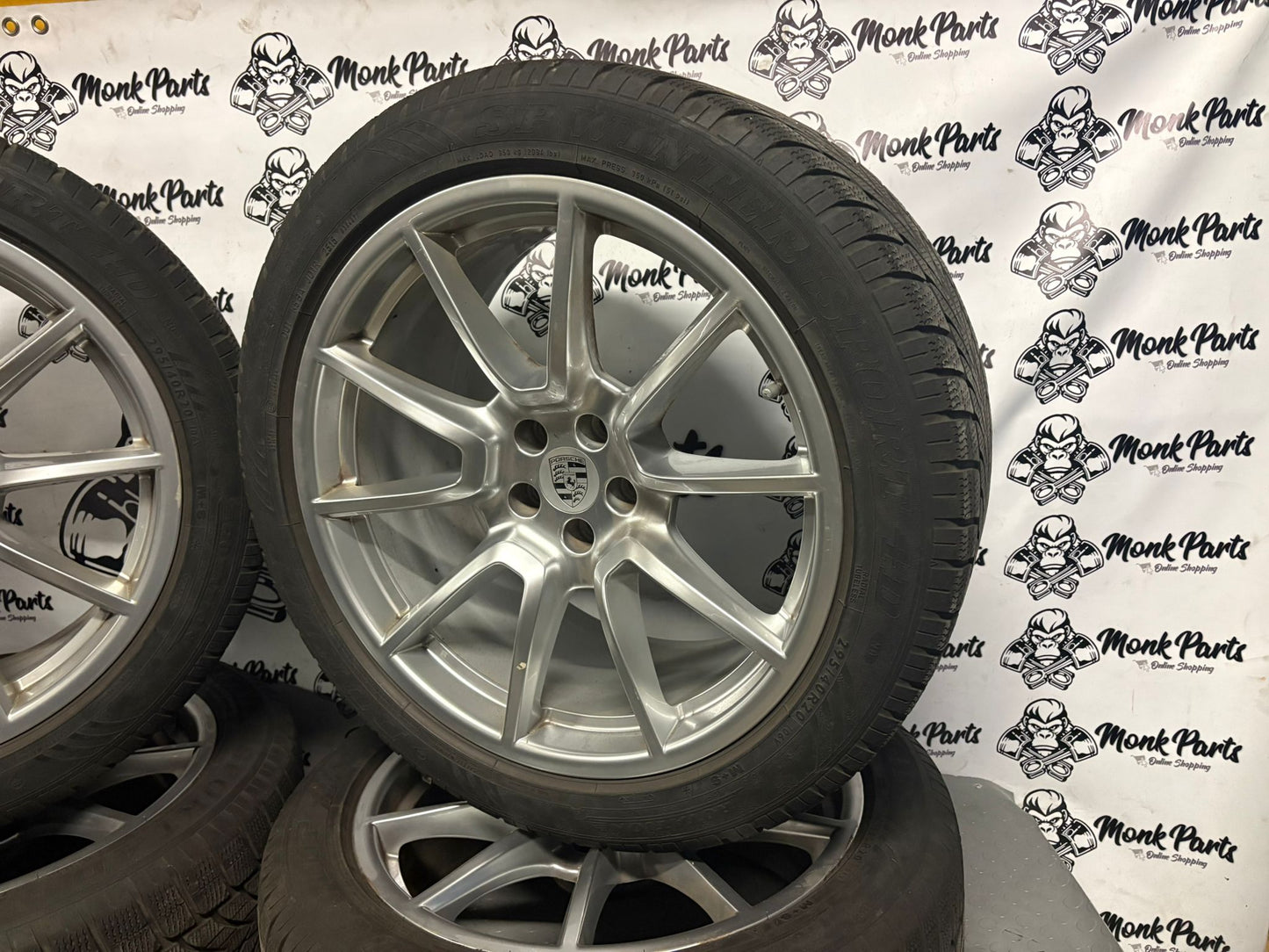 Llantas con neumático PORSCHE MACAN GTS 20'' Originales