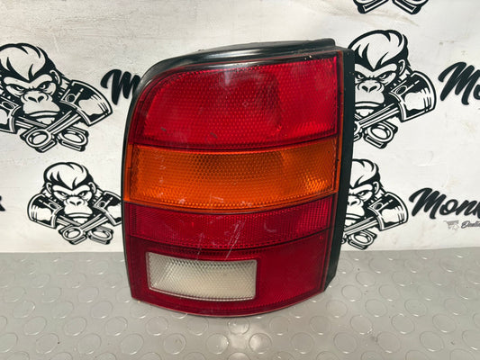 Faro trasero derecho NISSAN MICRA K11 Original