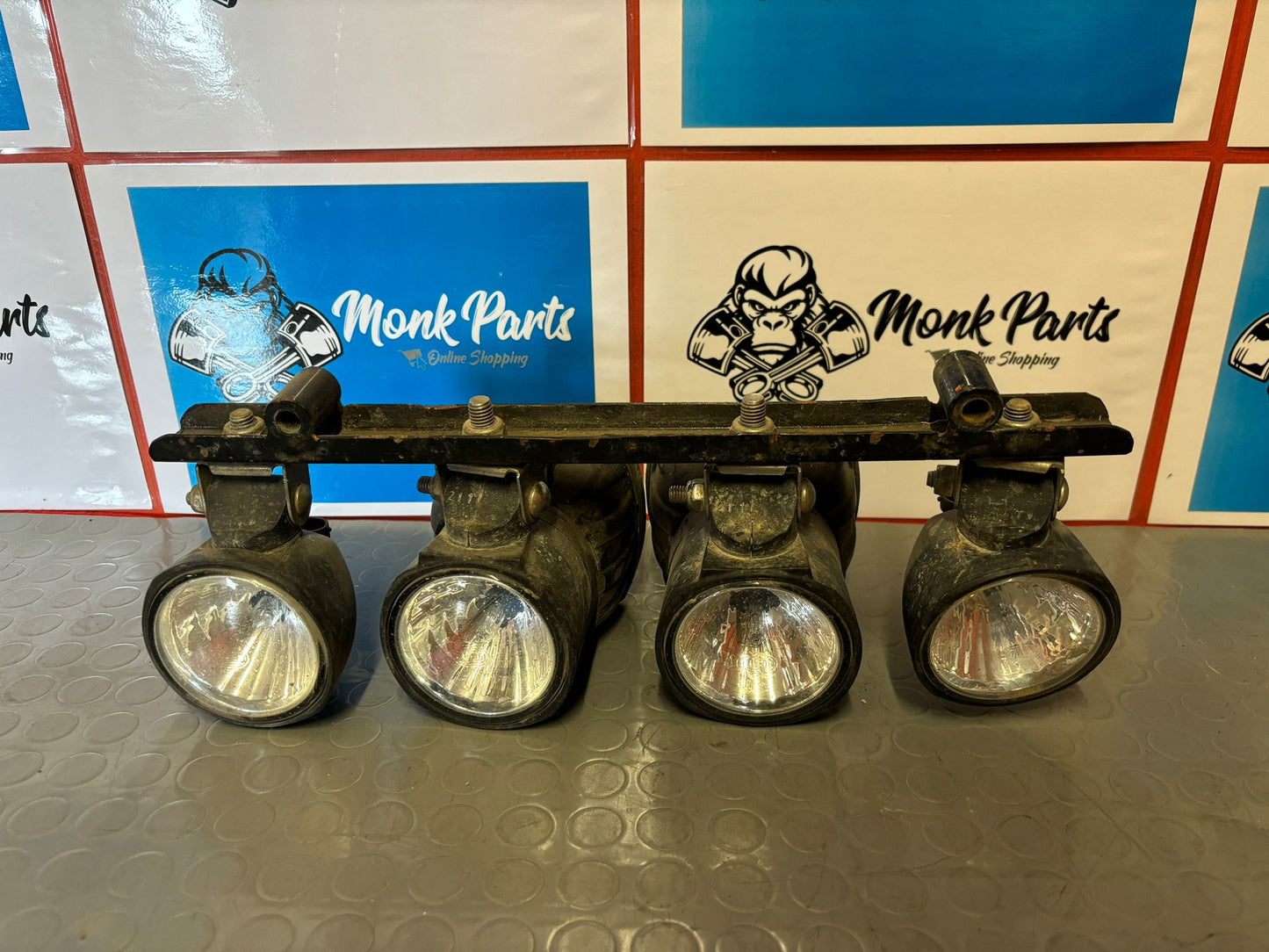 Parrilla faros CAN-AM